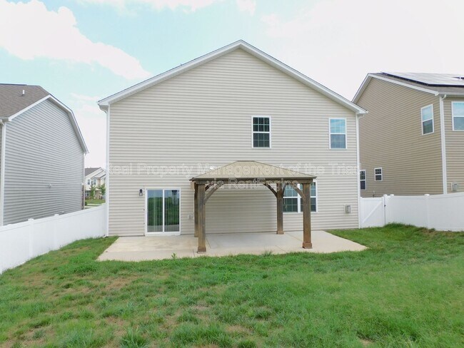 Building Photo - 390 Spaulding St