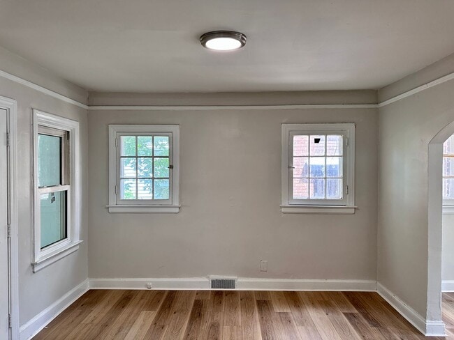 Building Photo - LARGE WESTSIDE FULLY REHABBED HOME -  3 be...