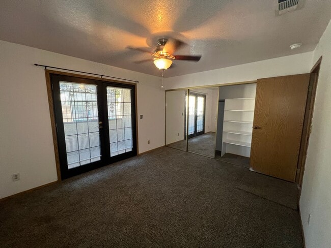 Building Photo - 5070 Jeffreys St