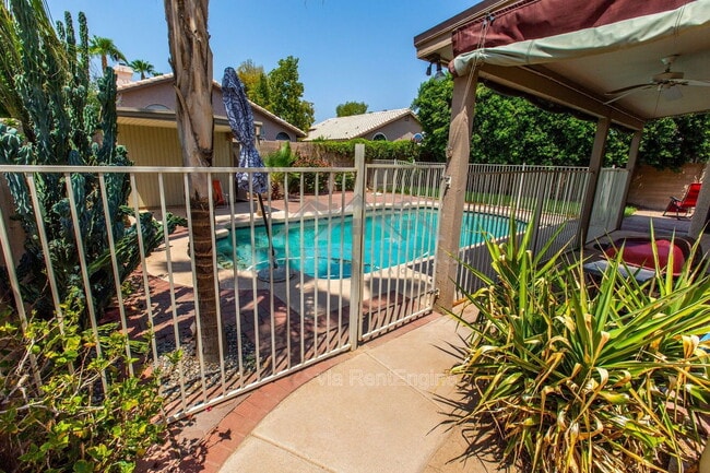 Building Photo - 4314 E Silverwood Dr