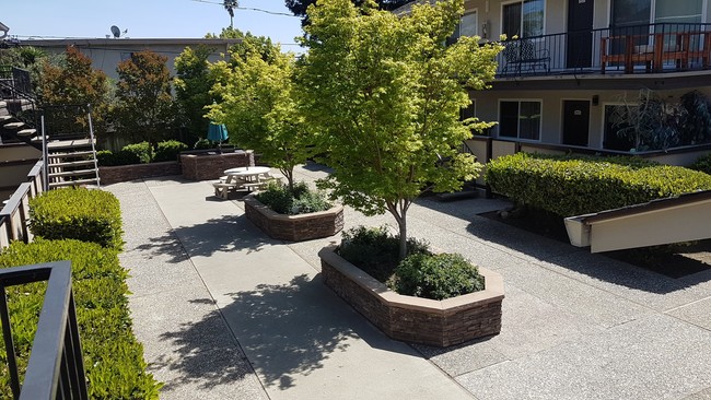 Building Photo - 2 bedroom Renovated unit. West San Jose- s...