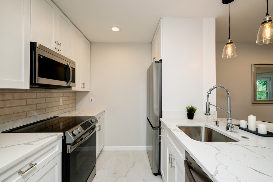 Building Photo - 3313 Wyndham Cir