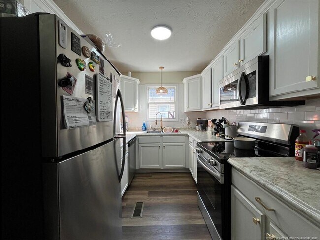 Building Photo - 323 Tokay Dr