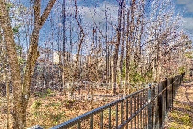 Building Photo - 408 Dyersville Dr