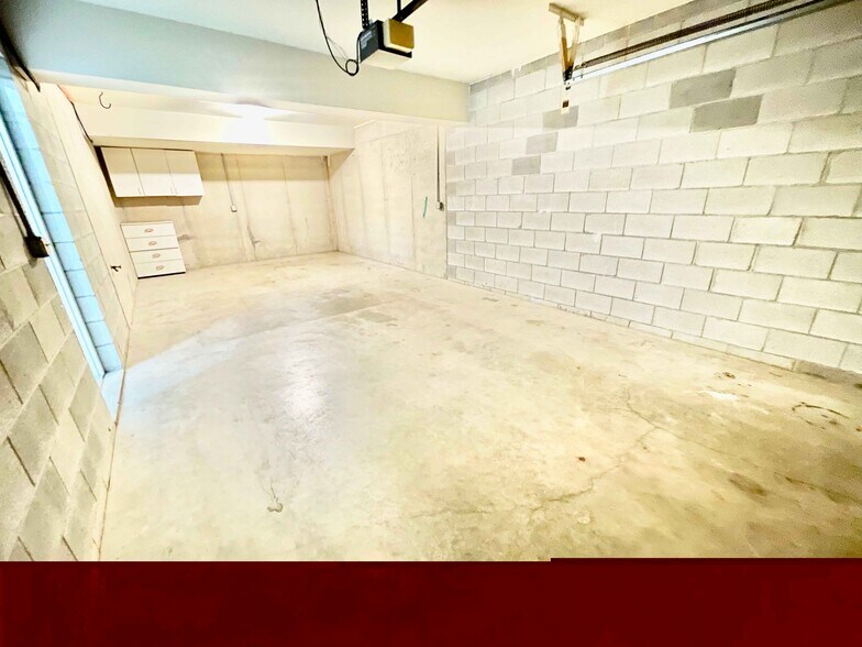 Building Photo - 216 Lester Ct