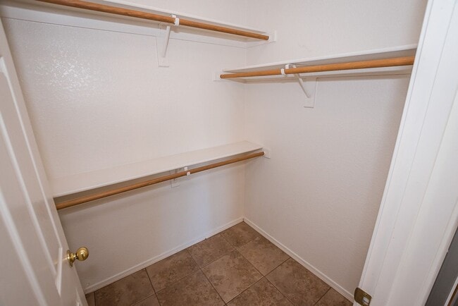 Building Photo - Beautiful Patio Home! 3 Bedrooms, 2 Bath, Split Floor Plan, Central A/C with 2 Car Garage