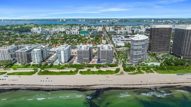 Building Photo - 9559 Collins Ave
