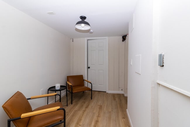 Building Photo - 149 Lakeside Blvd E