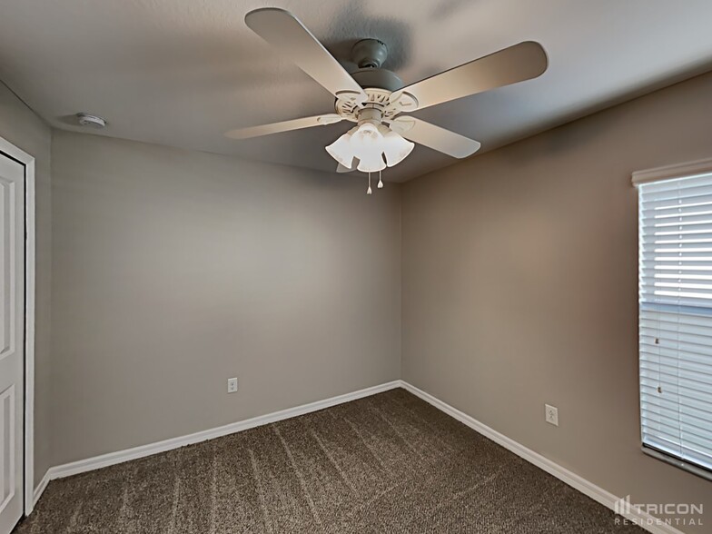 Building Photo - 209 Archcliffe Point Pl