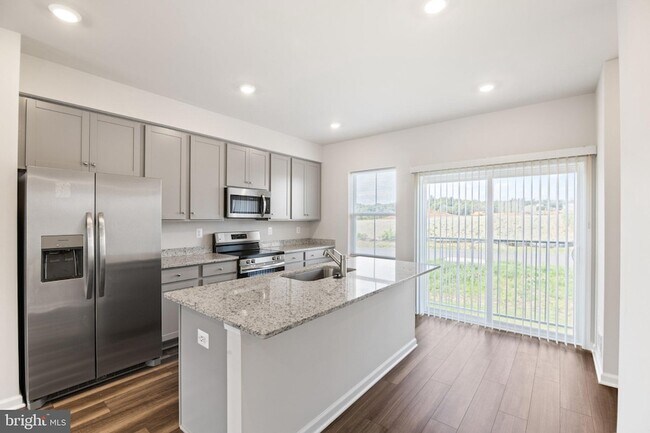Building Photo - 105 Milburn Dr