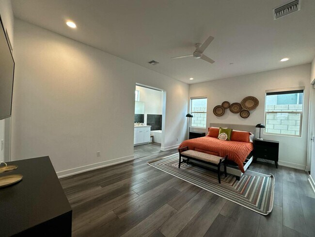Building Photo - 54620 Avenida Juarez