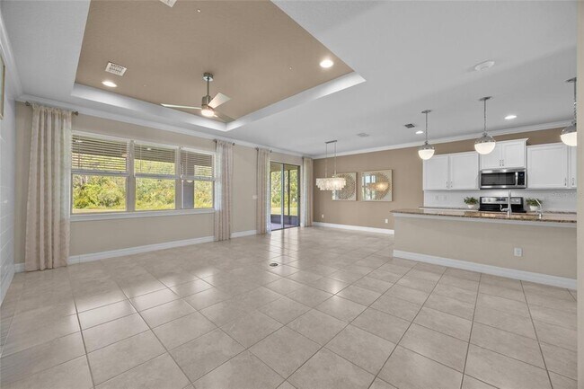 Building Photo - 2880 E Lake Pointe Dr