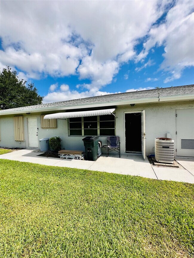 Building Photo - 14676 Canalview Dr
