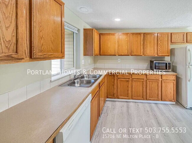 Building Photo - 15704 NE Milton Pl