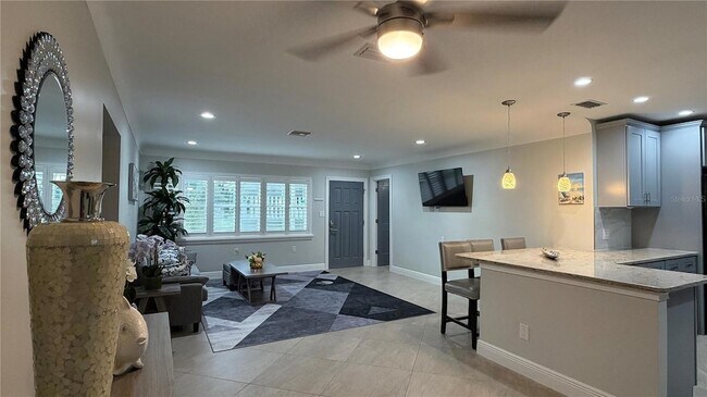 Building Photo - 3435 Overlook Dr NE