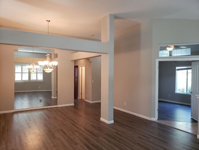 Building Photo - Three Bedroom Wingfield Springs Home on Corner Lot