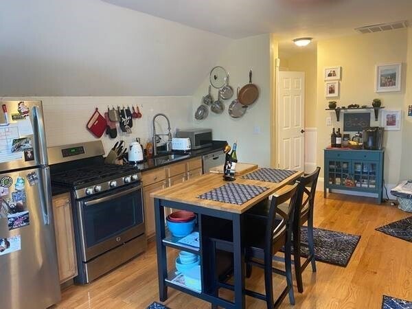 Building Photo - 50 Lowell St