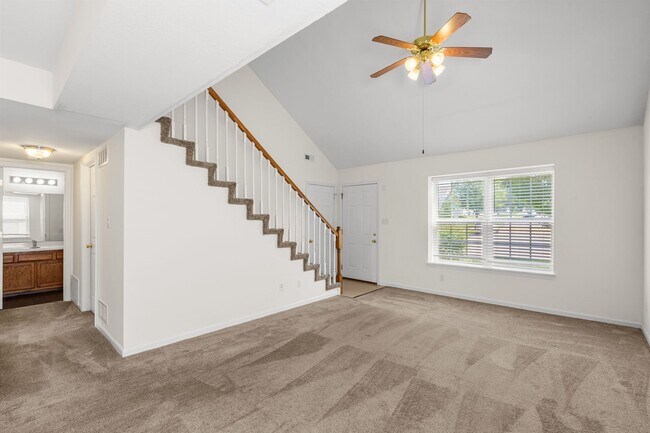 Building Photo - 2405-2407-2407 Northampton Dr