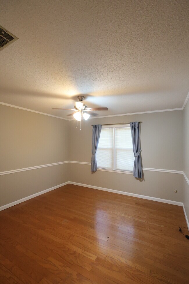 Building Photo - 313 Palomino Path