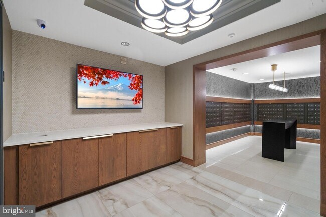 Building Photo - 631 D St NW