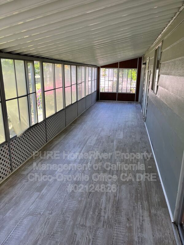 Building Photo - 533 Silver Leaf Dr