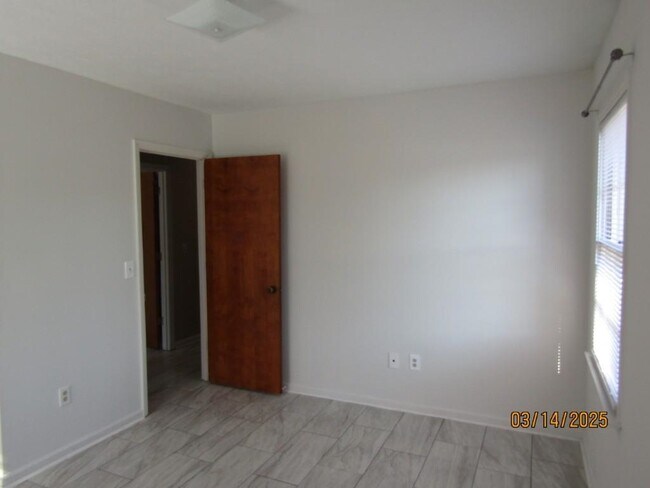 Building Photo - 1345 Dick Pond Rd
