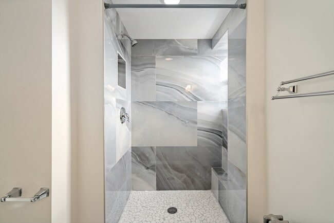 Building Photo - 157 Lake Ave