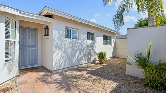 Building Photo - 2929 N 55th Pl