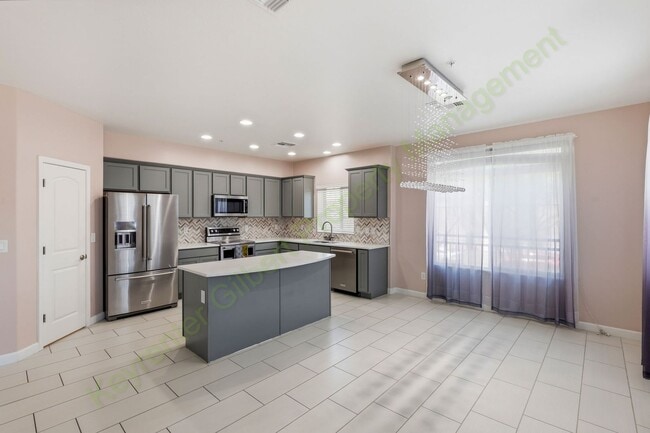 Building Photo - Modern Townhome Living in the Heart of Downtown Gilbert | Resort-Style Community | 2-Car Garage