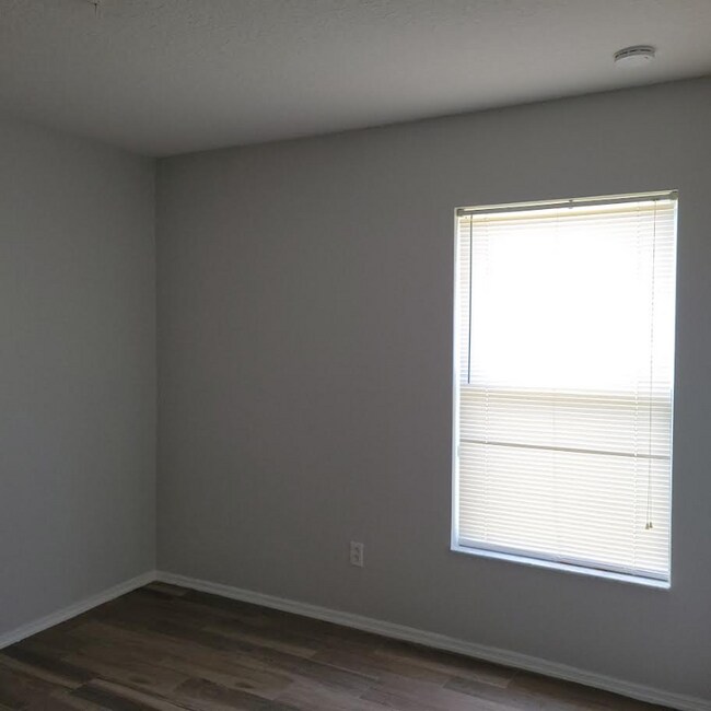 Building Photo - 5057 Gandross Ln