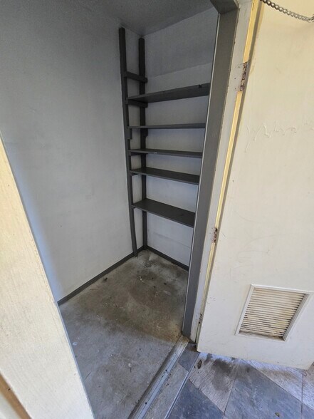 Building Photo - 1819 Babcock Rd