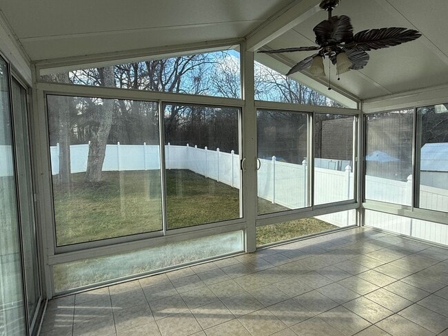 Building Photo - Beautiful Home behind ETSU and 5 minute drive to VAMC