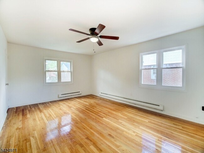 Building Photo - 138 Lincoln St