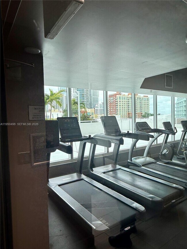 Building Photo - 275 NE 18th St