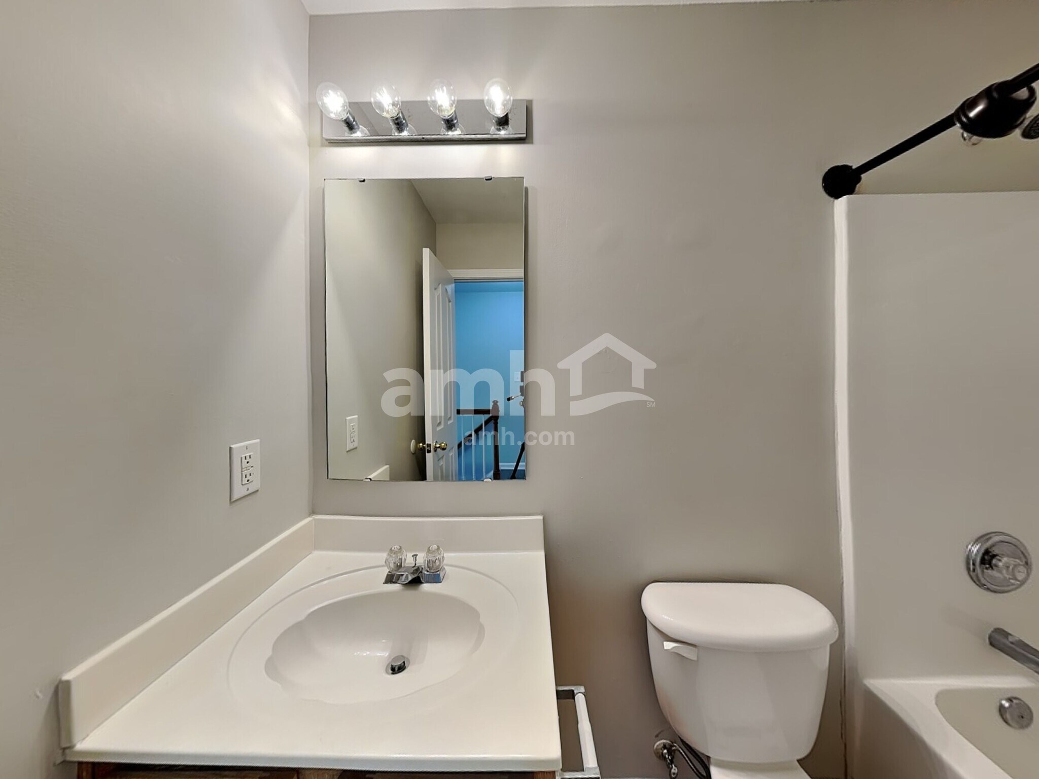 Building Photo - 2001 Moonstone Ln