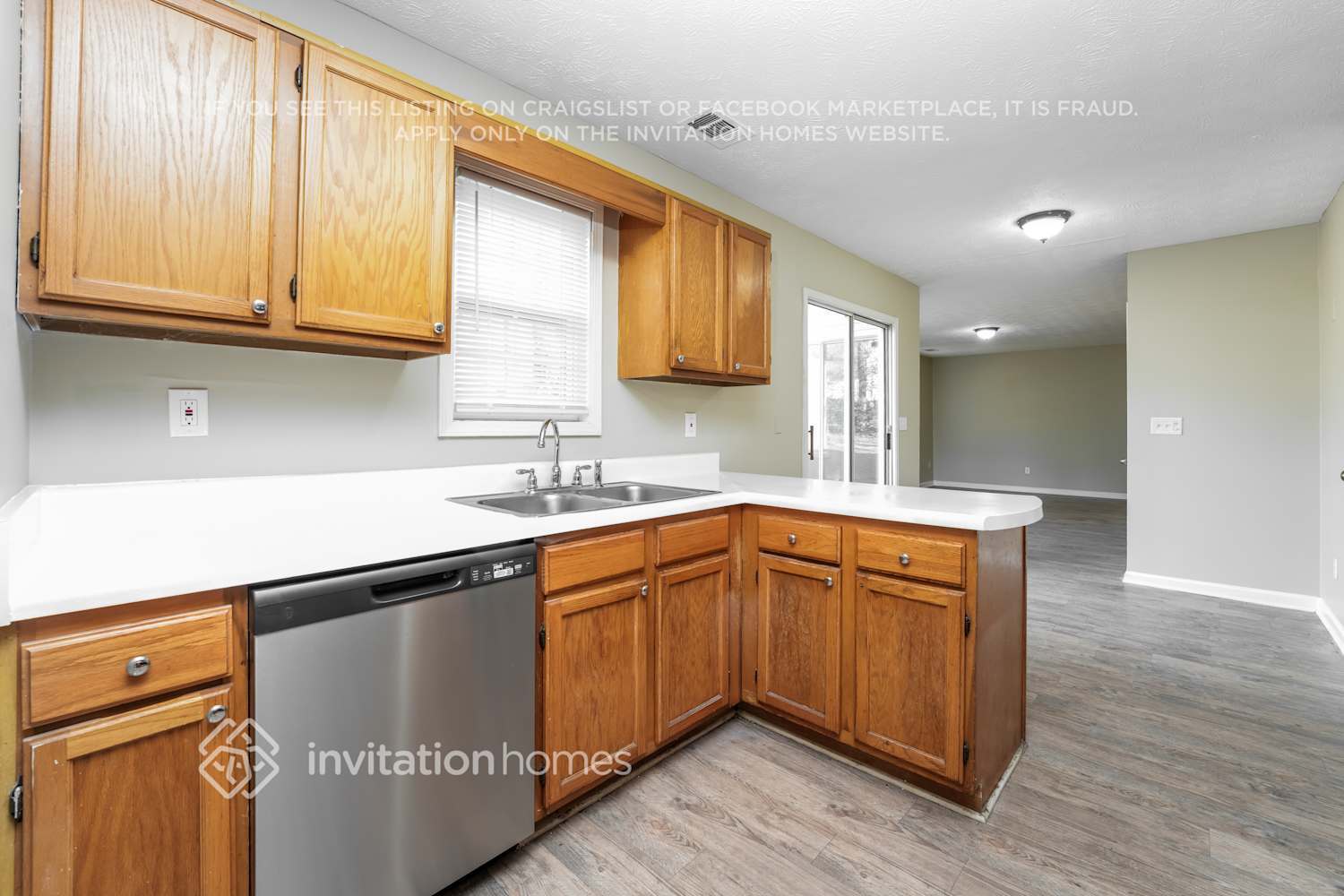 Building Photo - 1310 Creekwood Cove