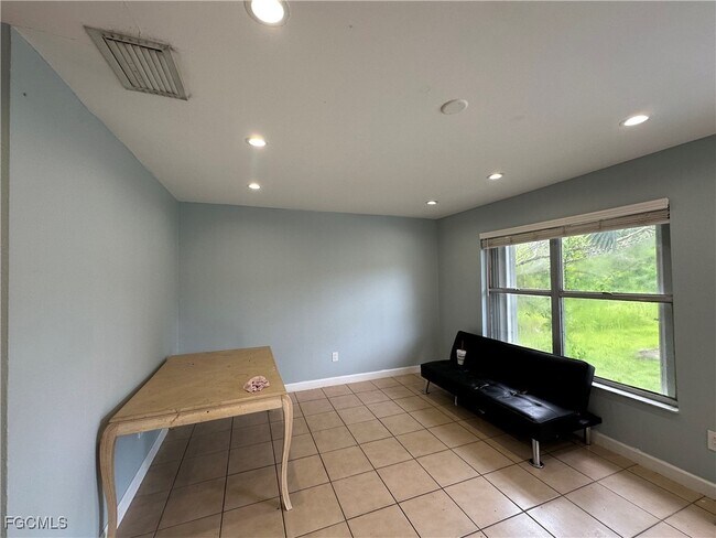 Building Photo - 4233 Pine Drop Ln