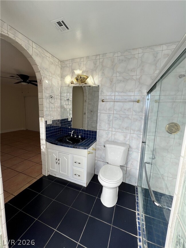 Building Photo - 6617 Baywood Ave