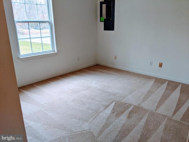 Building Photo - 403 Perrys Corner Rd