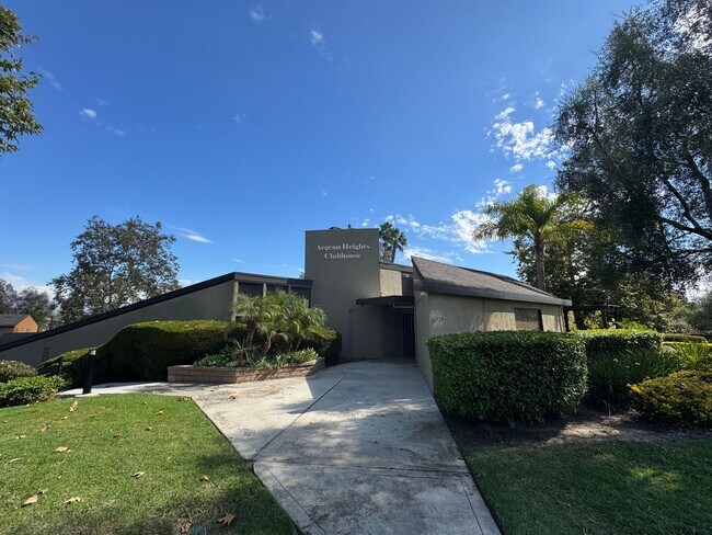Building Photo - Beautiful 4Bd/2.5Ba Spacious Home in Missi...