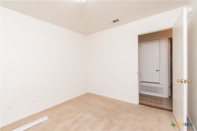 Building Photo - 609 Bermuda St