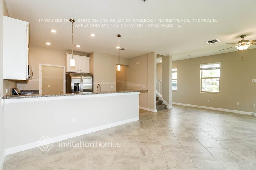 Building Photo - 2918 Coach Manors Way