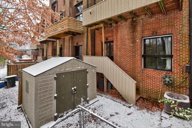 Building Photo - 7511 Bradley Blvd