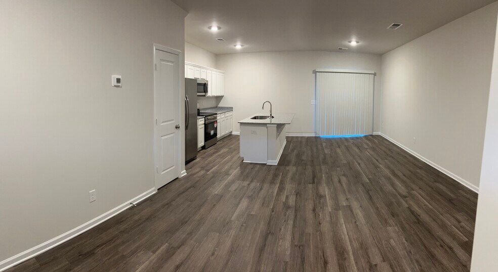 Building Photo - 903 Drake Grove Ln