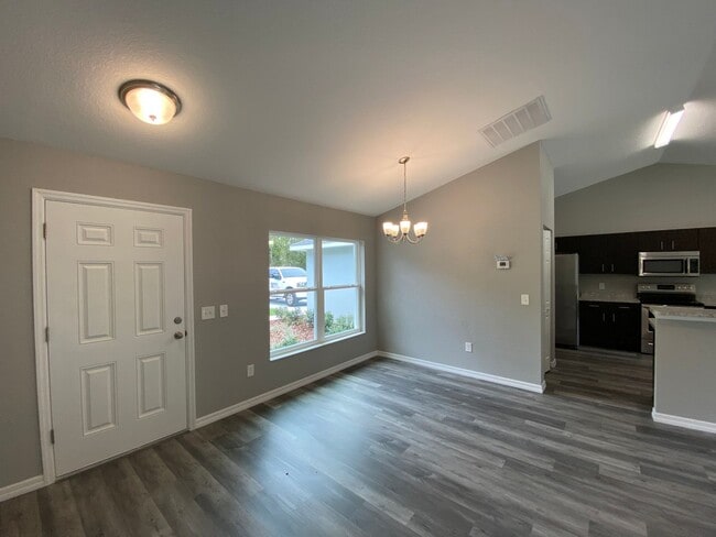 Building Photo - Beautiful Home in Marion Oaks- 3/2/2 **WON"T LAST**