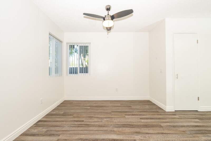 Building Photo - 1135 Meadow Lake Dr