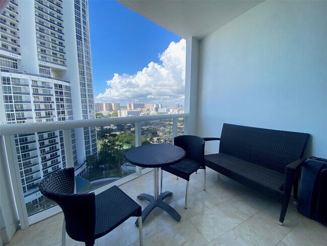 Building Photo - 18201 Collins Ave