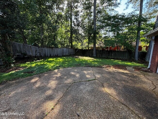 Building Photo - 232 Boxwood Cir