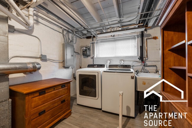 Building Photo - 7225 E Prairie Rd