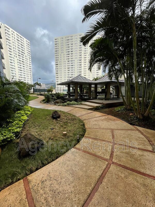 Building Photo - 1212 Nuuanu Ave